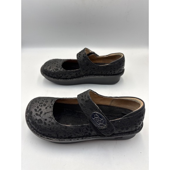 Elegant Black Mary Jane Shoes - Picture 9 of 9